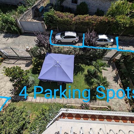 בראט Villa With Garden And Veranda מראה חיצוני תמונה